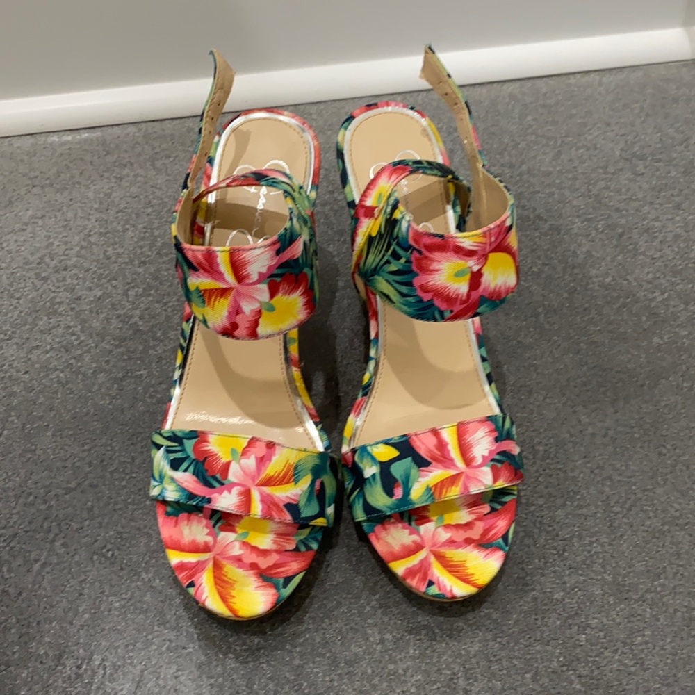 Jeasica Simpson Tropical Print Wedge Size 8.5 Never Worn